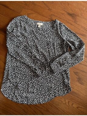 Women's Black & White Floral Long-Sleeve Top - Loft